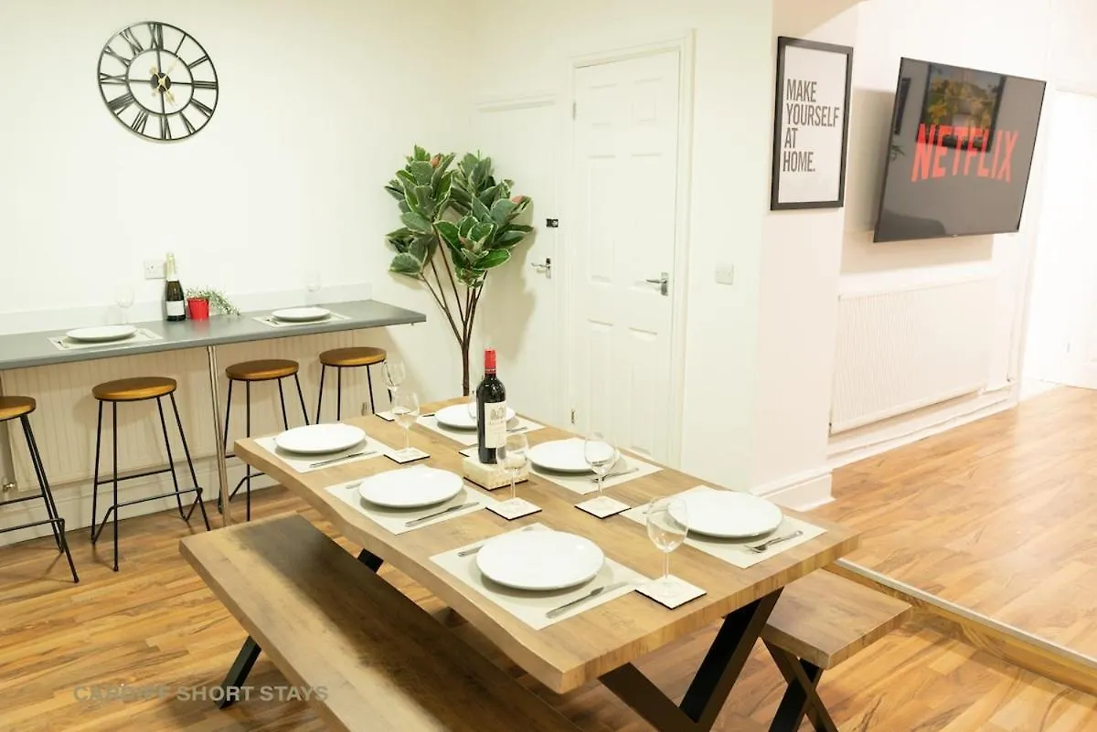 Σπίτι διακοπών City Centre Large House Free Parking & Fast Wi-Fi Κάρντιφ