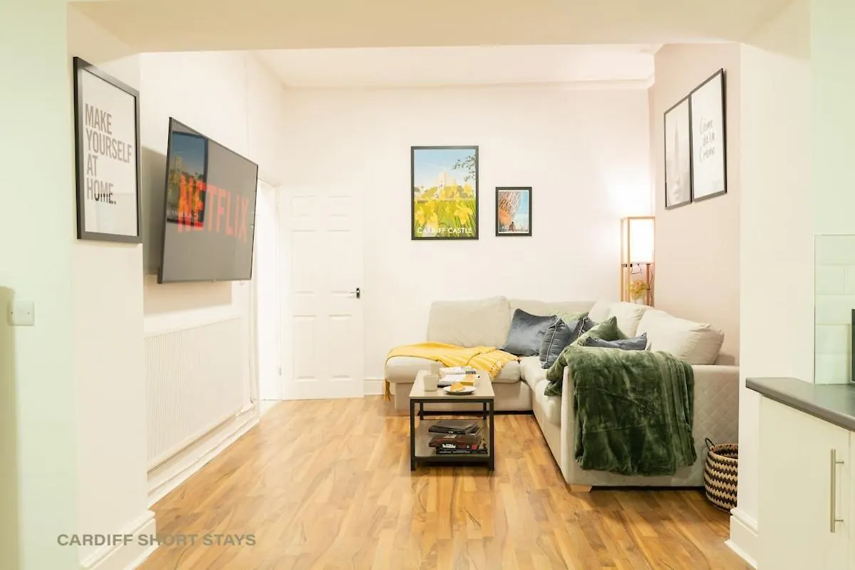 City Centre Large House Free Parking & Fast Wi-Fi Κάρντιφ 0*,  Ηνωμένο Βασίλειο