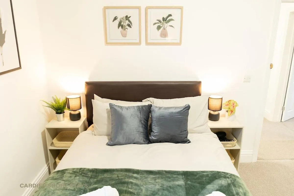 City Centre Large House Free Parking & Fast Wi-Fi Κάρντιφ 0*,