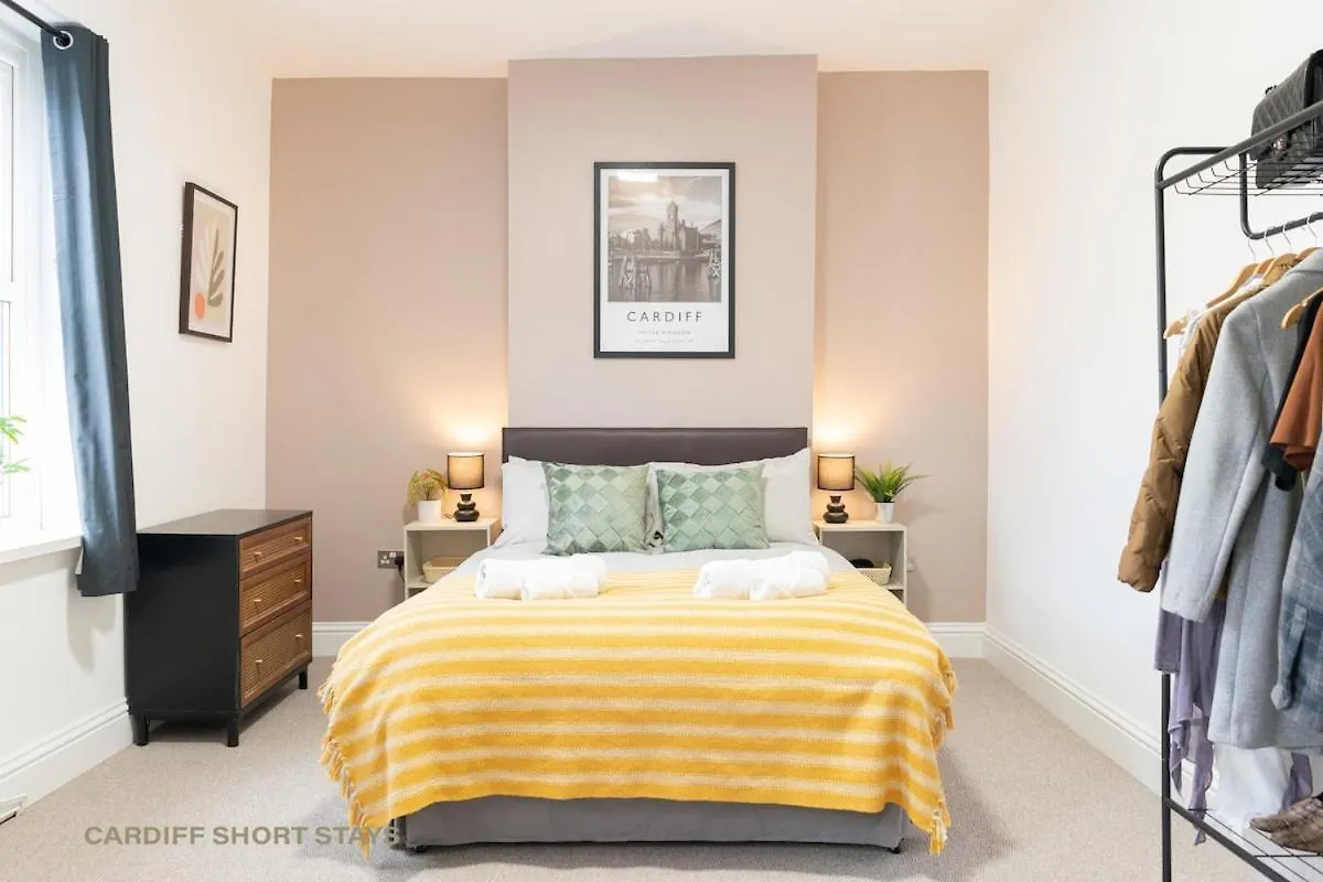 Σπίτι διακοπών City Centre Large House Free Parking & Fast Wi-Fi Κάρντιφ
